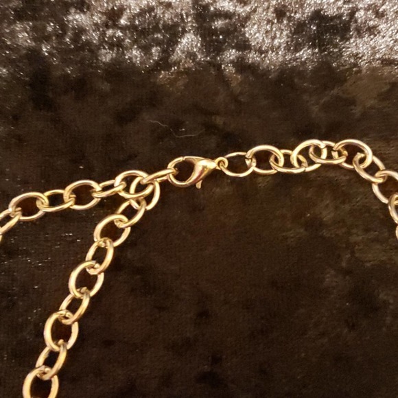 Necklace & Pierced Earrings Set - Picture 4 of 8